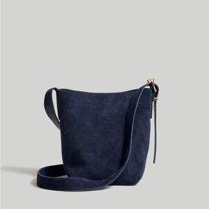 Madewell Essential Mini Bucket Tote in Suede - Navy